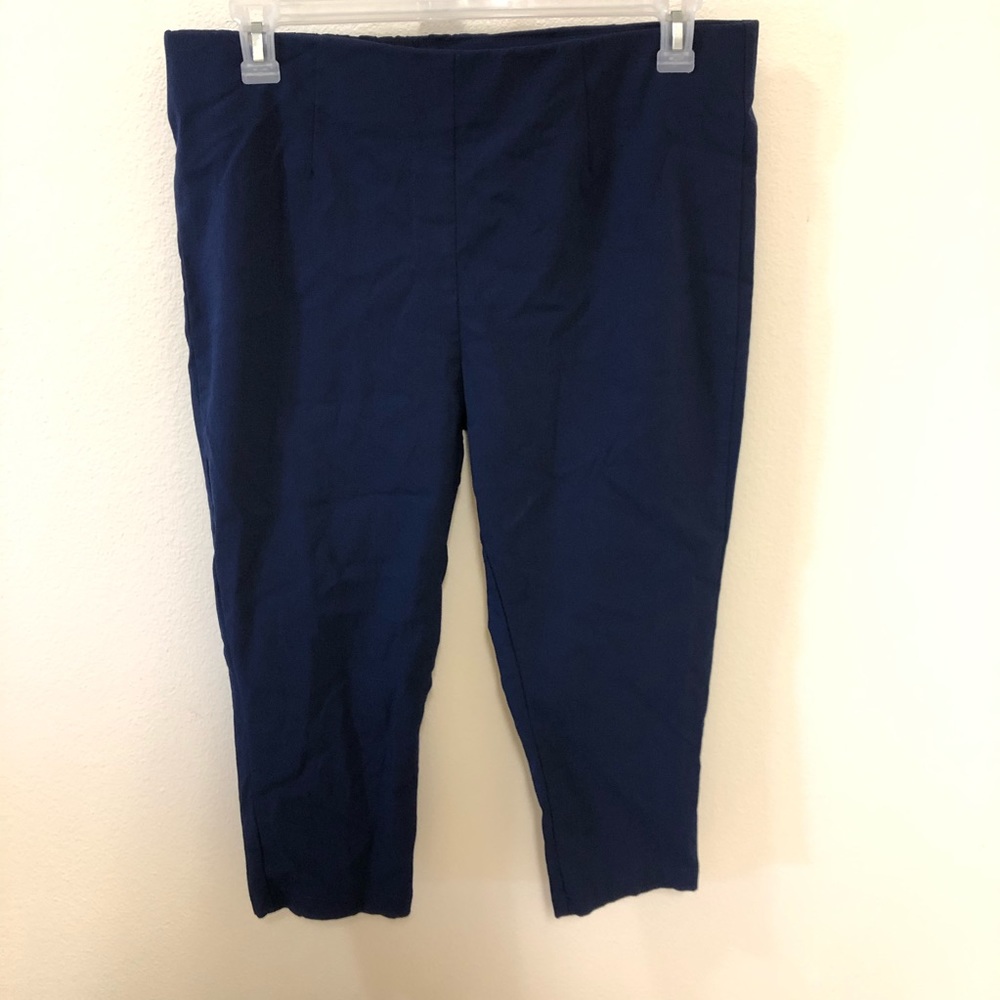 Size 18 Sag Harbor navy blue capris